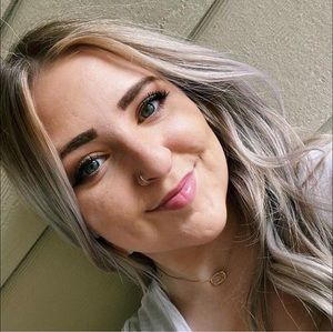 Meet your Posher, Savannah